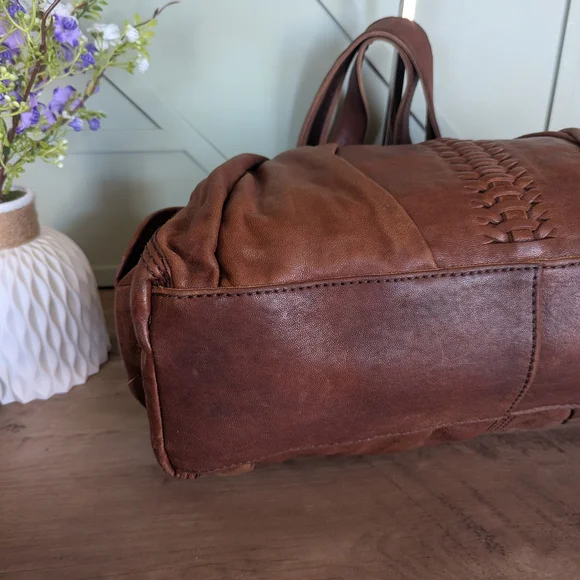 Lucky Brand Brown Leather Shoulder Bag with Woven Center - Picture 10 of 15